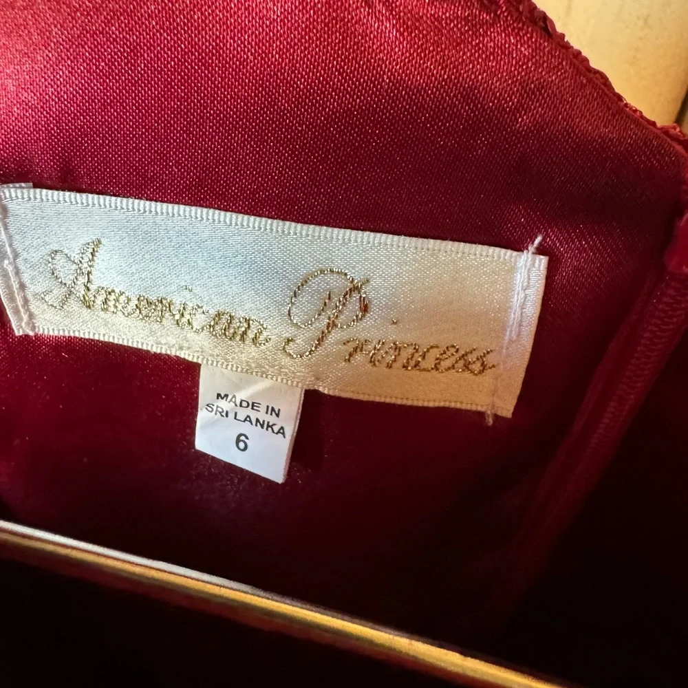 Girl Red Dress Size 6 - Picture 8 of 9